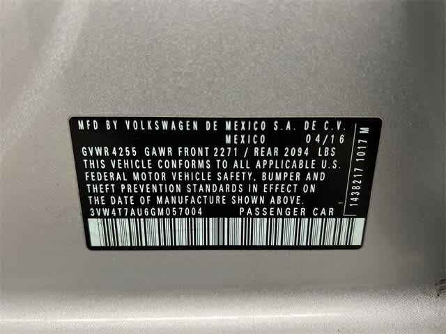 Thumbnail: 2016 Volkswagen Golf - 22