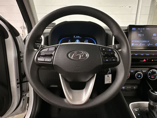 Thumbnail: 2023 Hyundai Venue - 7