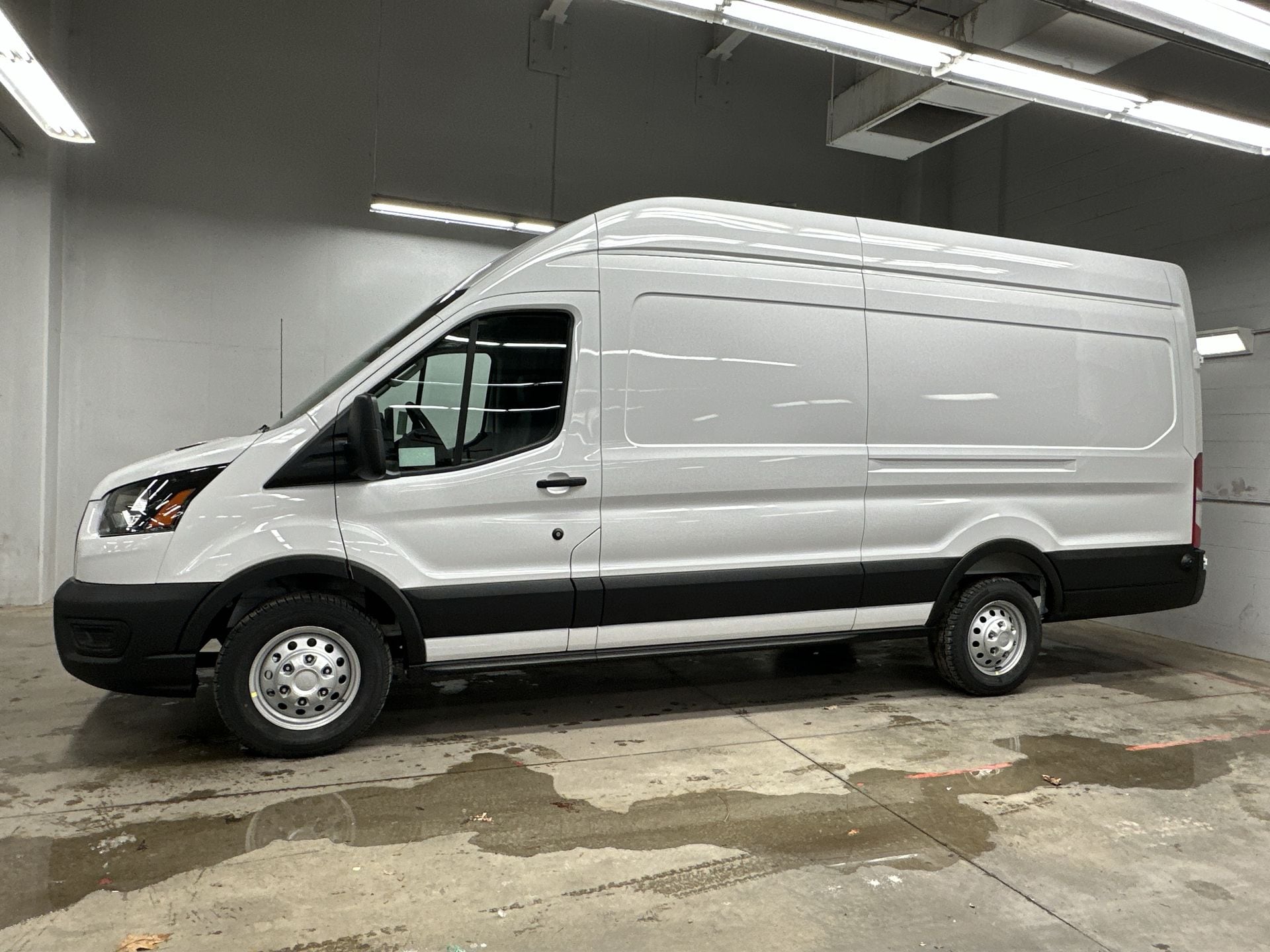 Thumbnail: 2026 Ford Transit Series - 2