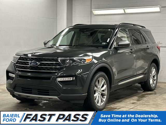 2022 Ford Explorer XLT 4WD's photo