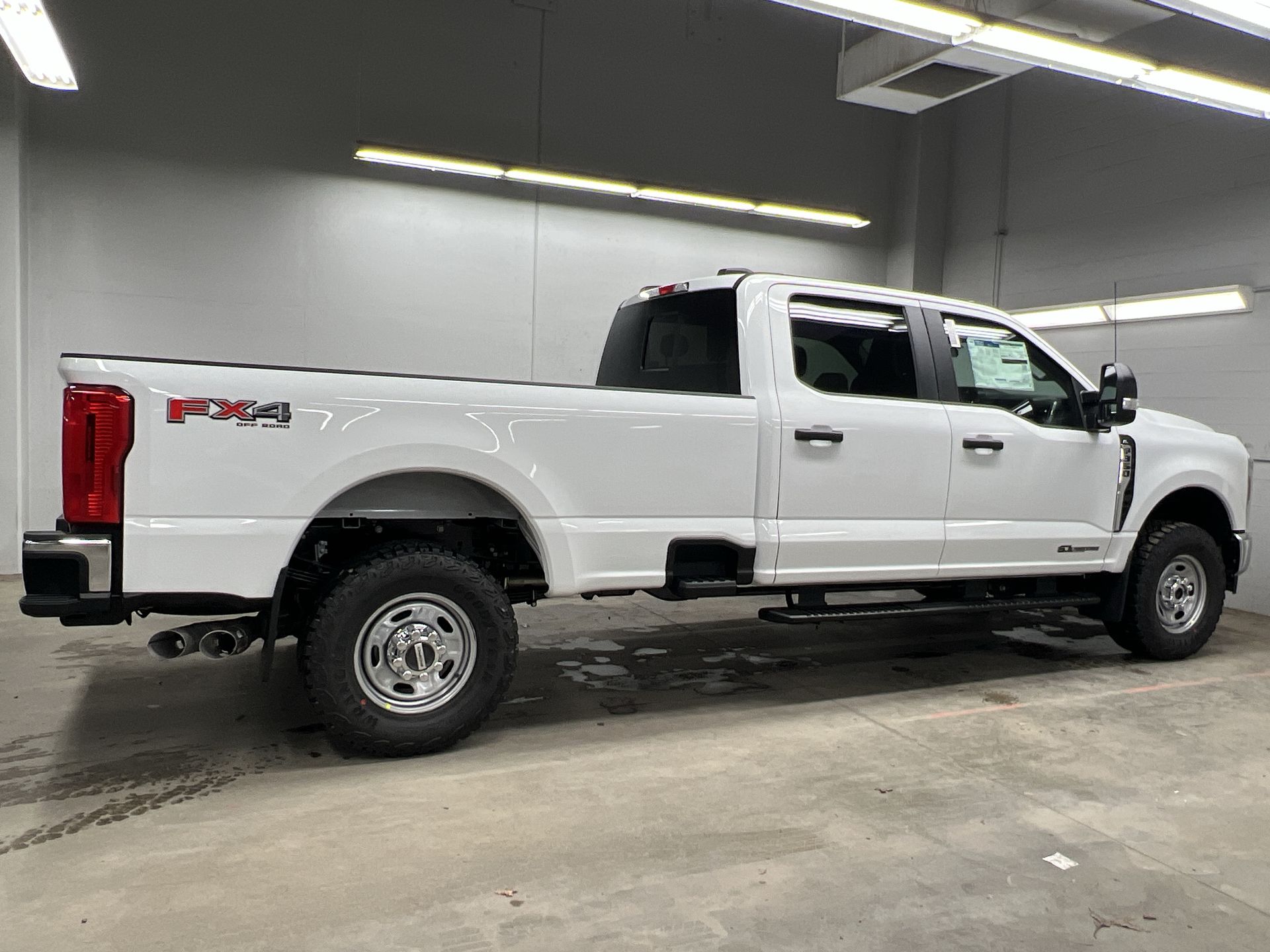 2025 Ford F-350 XL photo 3