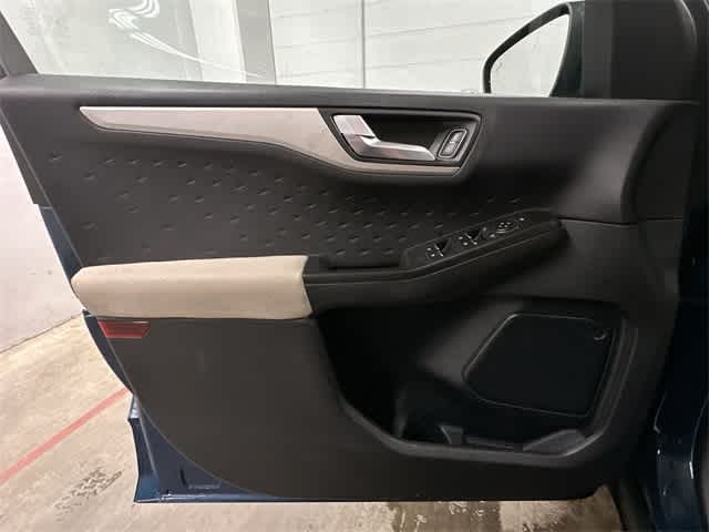 Thumbnail: 2020 Ford Escape - 16