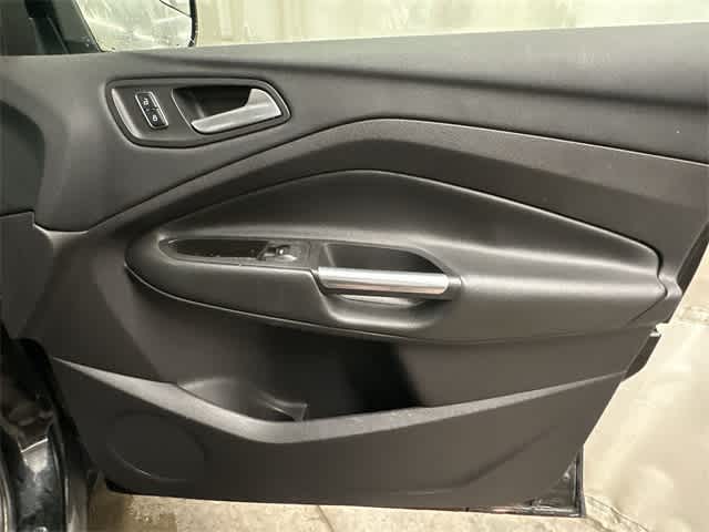 Thumbnail: 2016 Ford Escape - 16