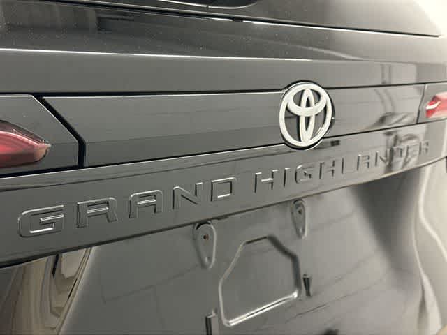 Thumbnail: 2025 Toyota Grand Highlander - 28