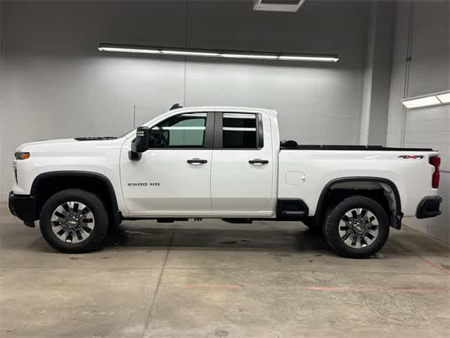 2024 Chevrolet Silverado 2500HD Custom photo 2