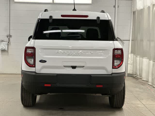 Thumbnail: 2021 Ford Bronco Sport - 4