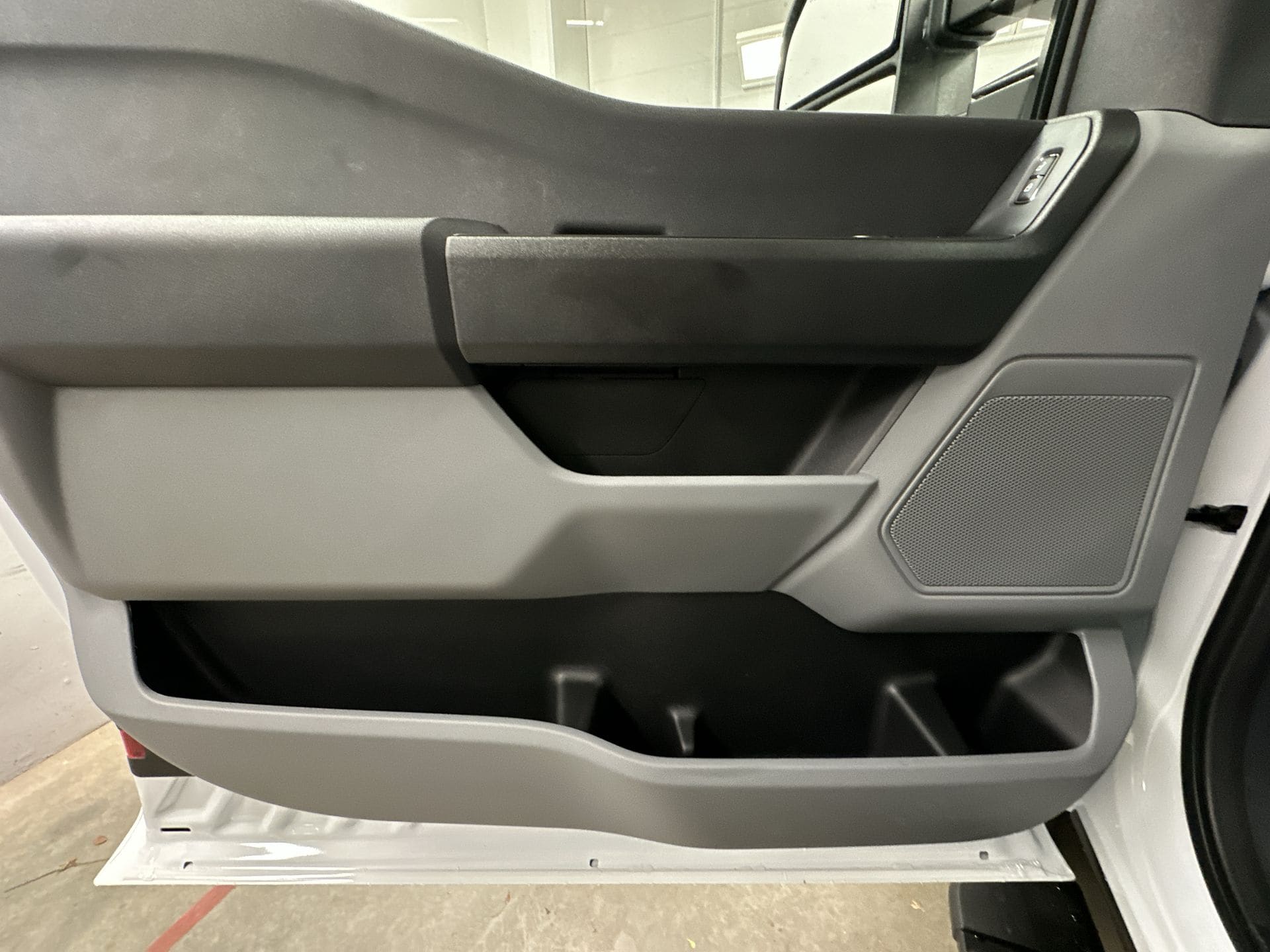 Thumbnail: 2026 Ford Econoline - 15