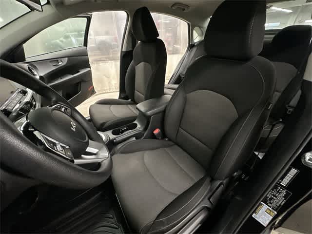 Thumbnail: 2022 Kia Forte - 14