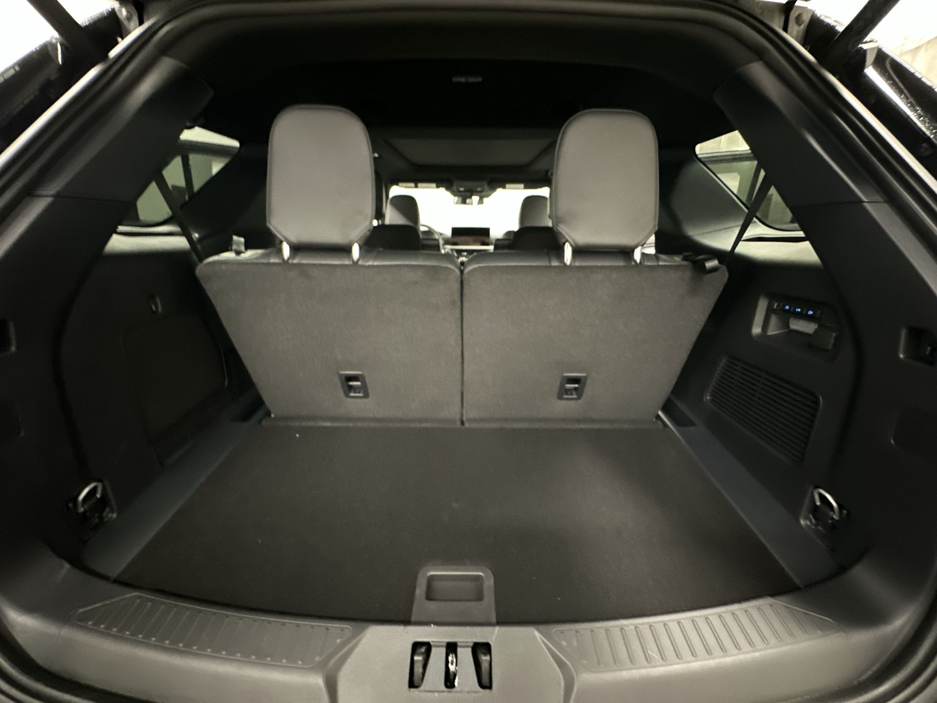 Thumbnail: 2026 Ford Explorer - 25