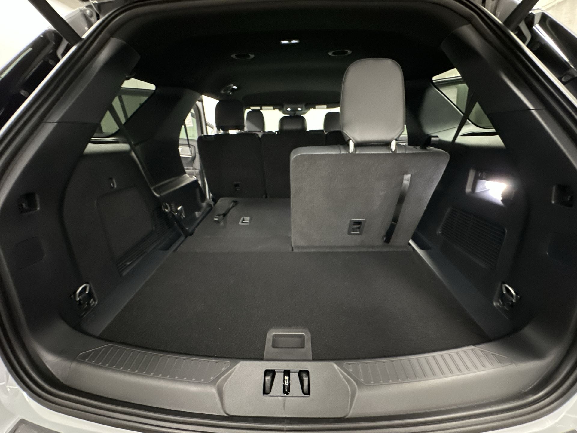 Thumbnail: 2026 Ford Explorer - 26