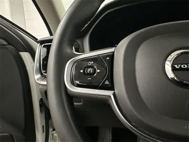 Thumbnail: 2025 Volvo S60 - 9