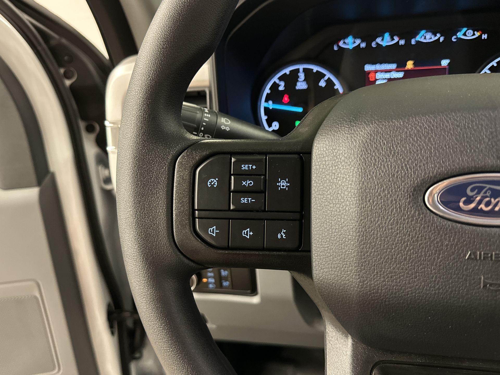 Thumbnail: 2025 Ford Econoline - 8