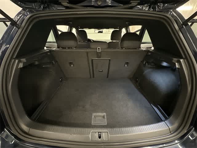 Thumbnail: 2017 Volkswagen Golf - 22