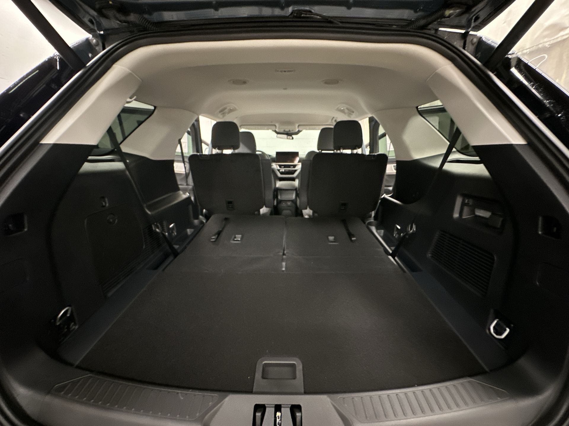Thumbnail: 2026 Ford Explorer - 24