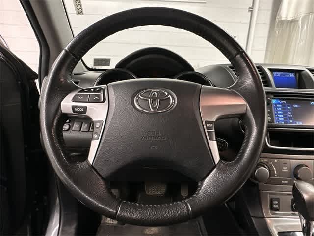 Thumbnail: 2013 Toyota Highlander - 8