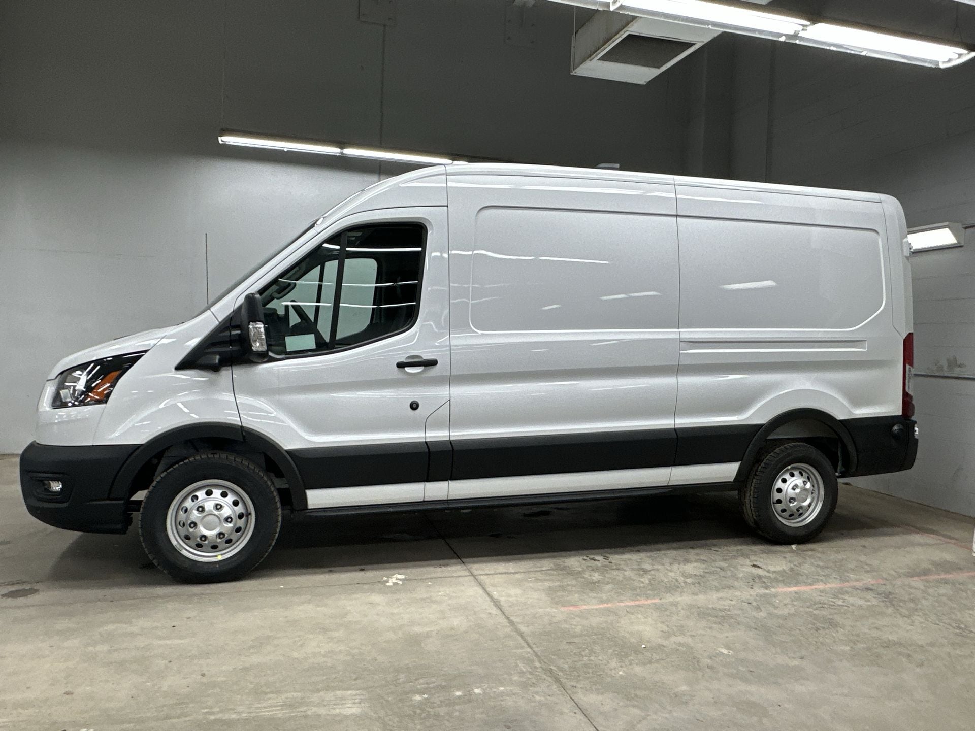 Thumbnail: 2026 Ford Transit Series - 2