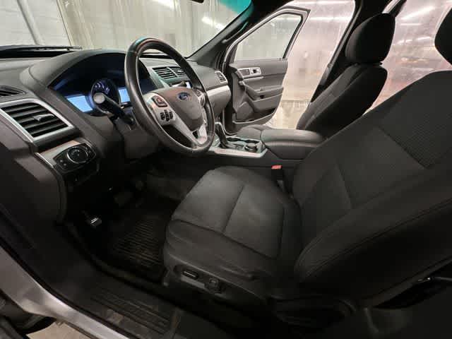 Thumbnail: 2015 Ford Explorer - 14