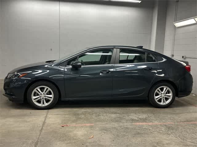 Thumbnail: 2018 Chevrolet Cruze - 2