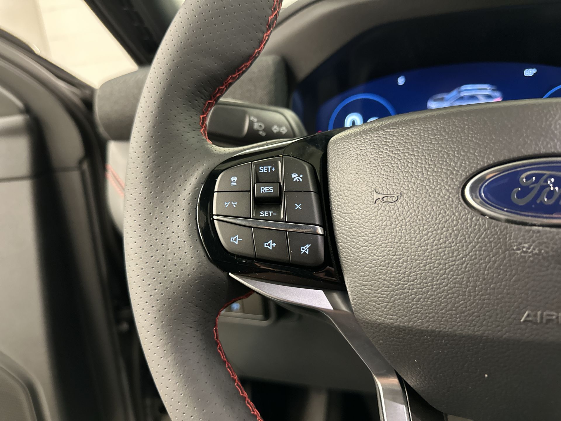 Thumbnail: 2026 Ford Explorer - 8
