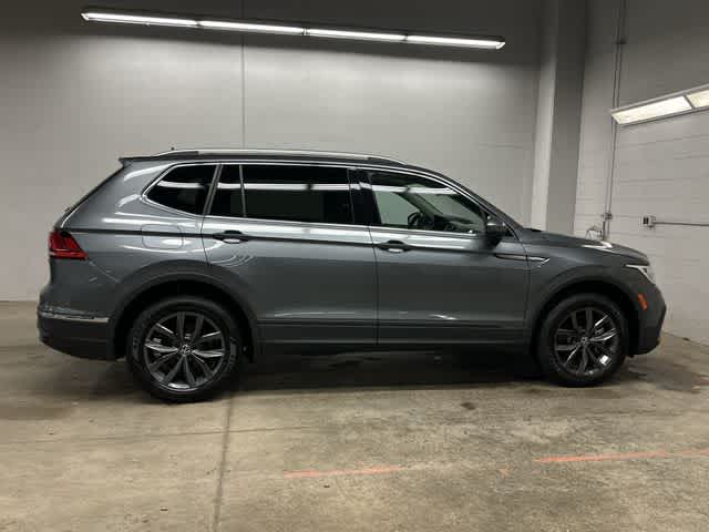 Thumbnail: 2023 Volkswagen Tiguan - 3