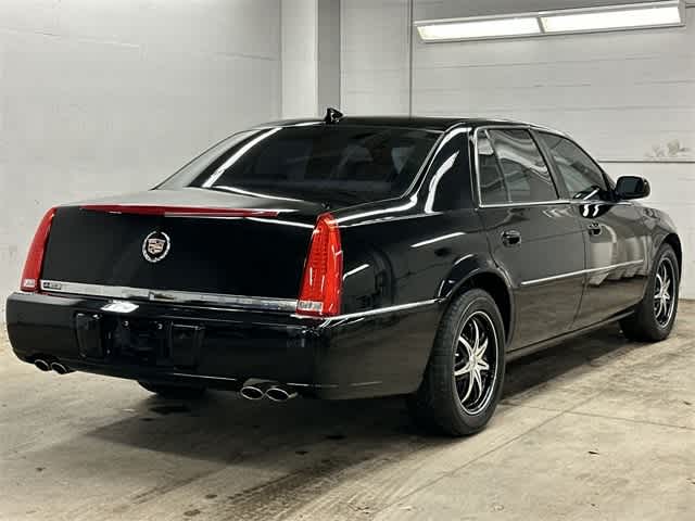 2011 Cadillac DTS Luxury I 29