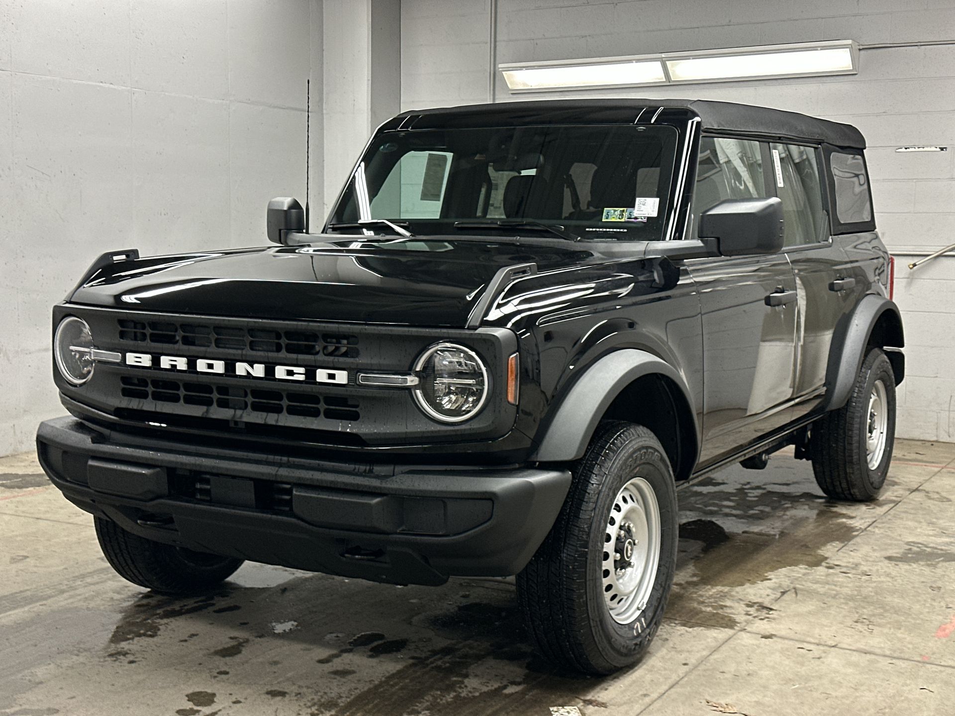 2025 Ford Bronco Base -
                  Zelienople, PA