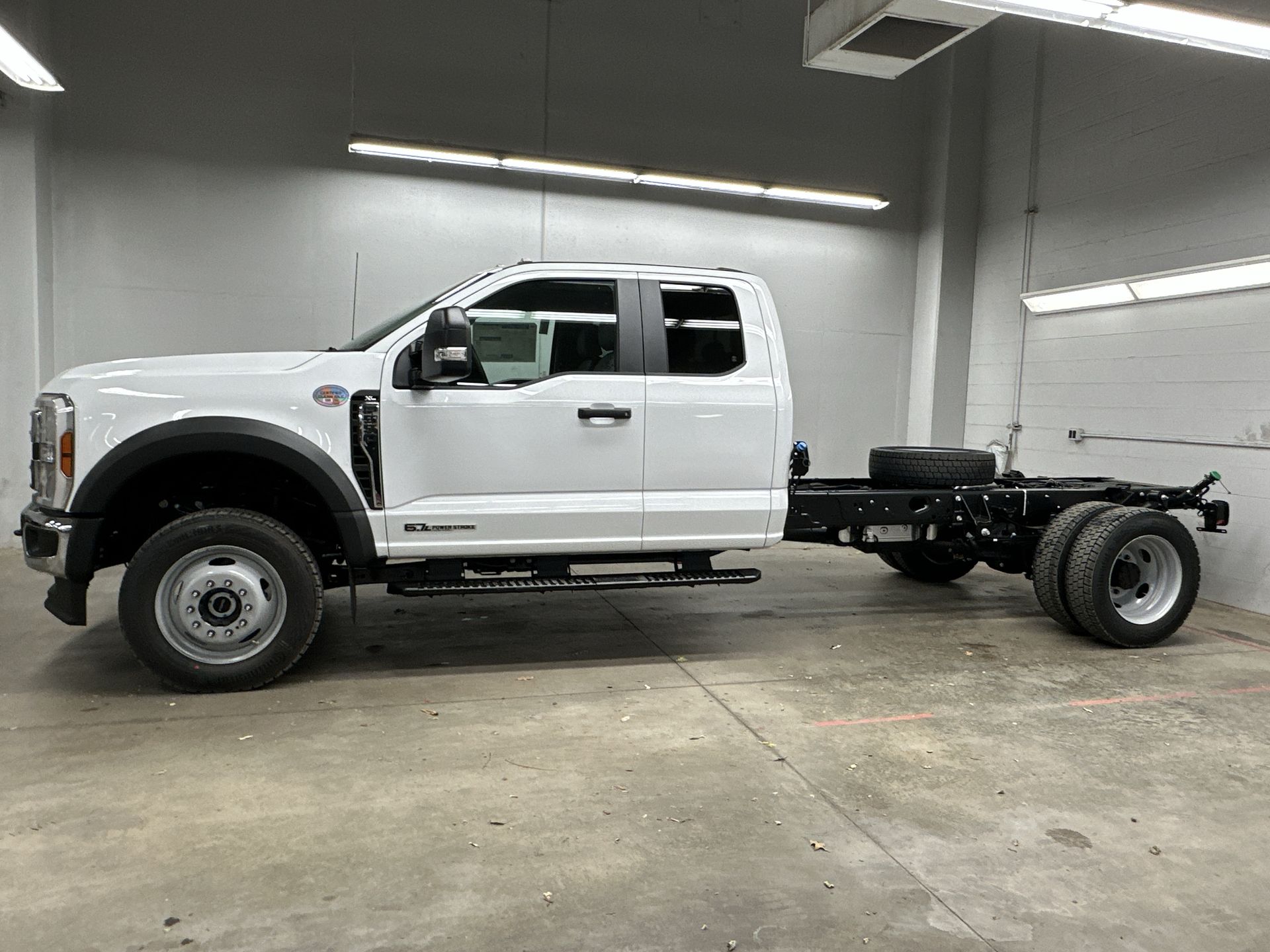 2026 Ford F-550 photo 2