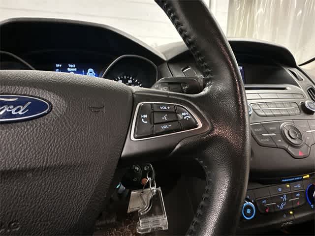 Thumbnail: 2016 Ford Focus - 9