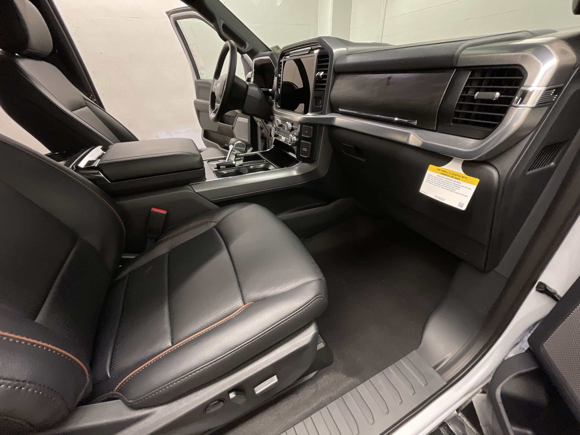 2025 Ford F-150 Lariat 21