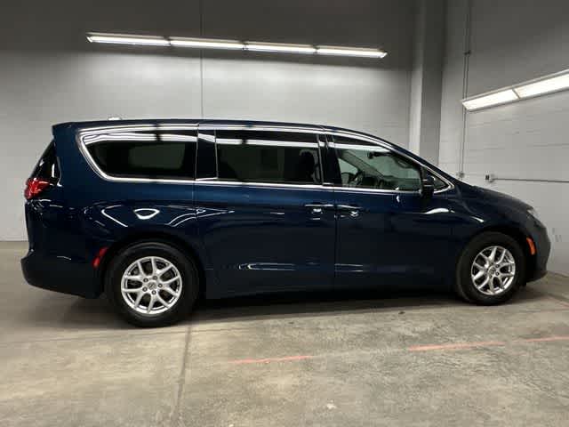 Thumbnail: 2023 Chrysler Pacifica - 3