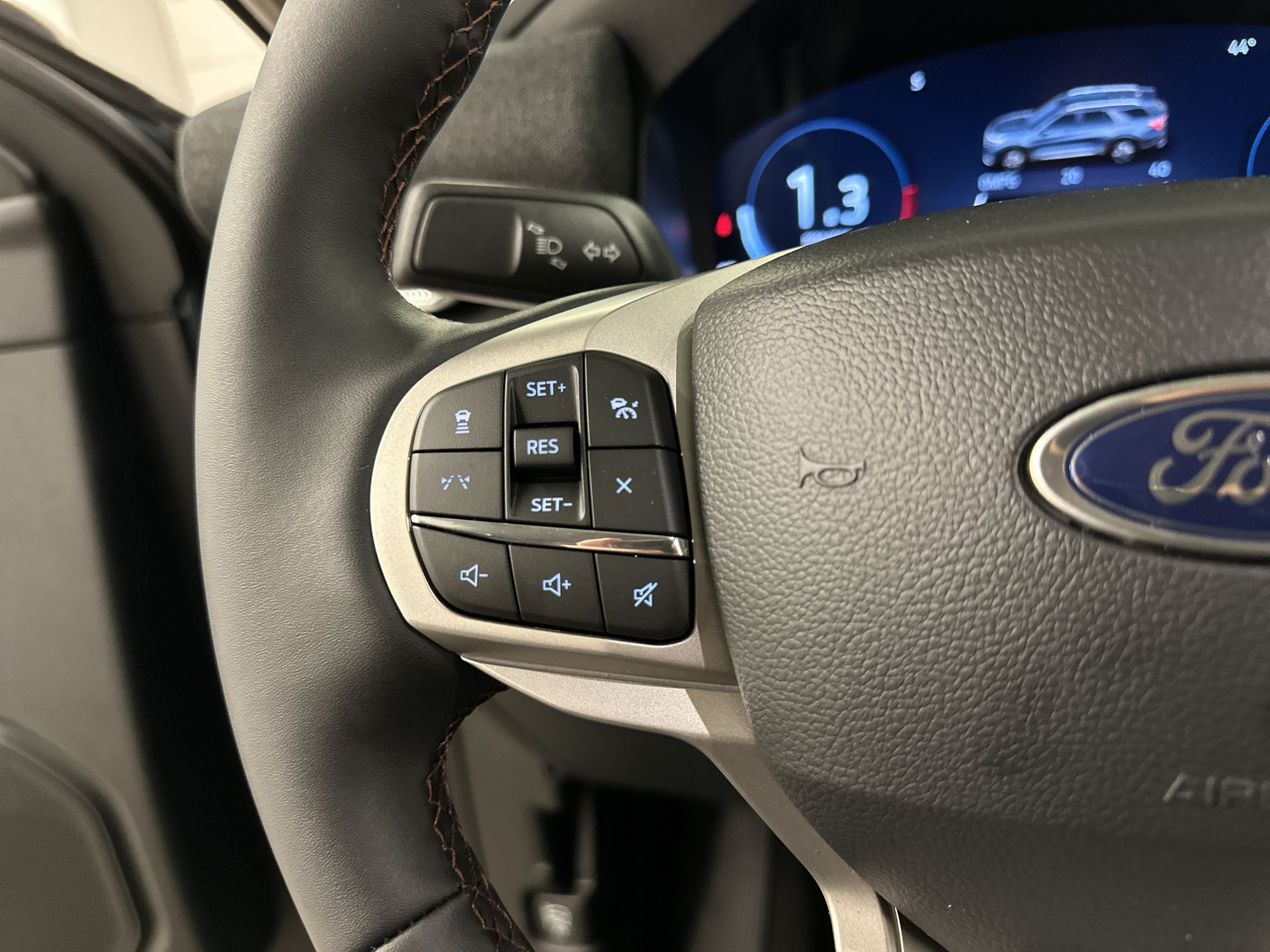 Thumbnail: 2026 Ford Explorer - 8