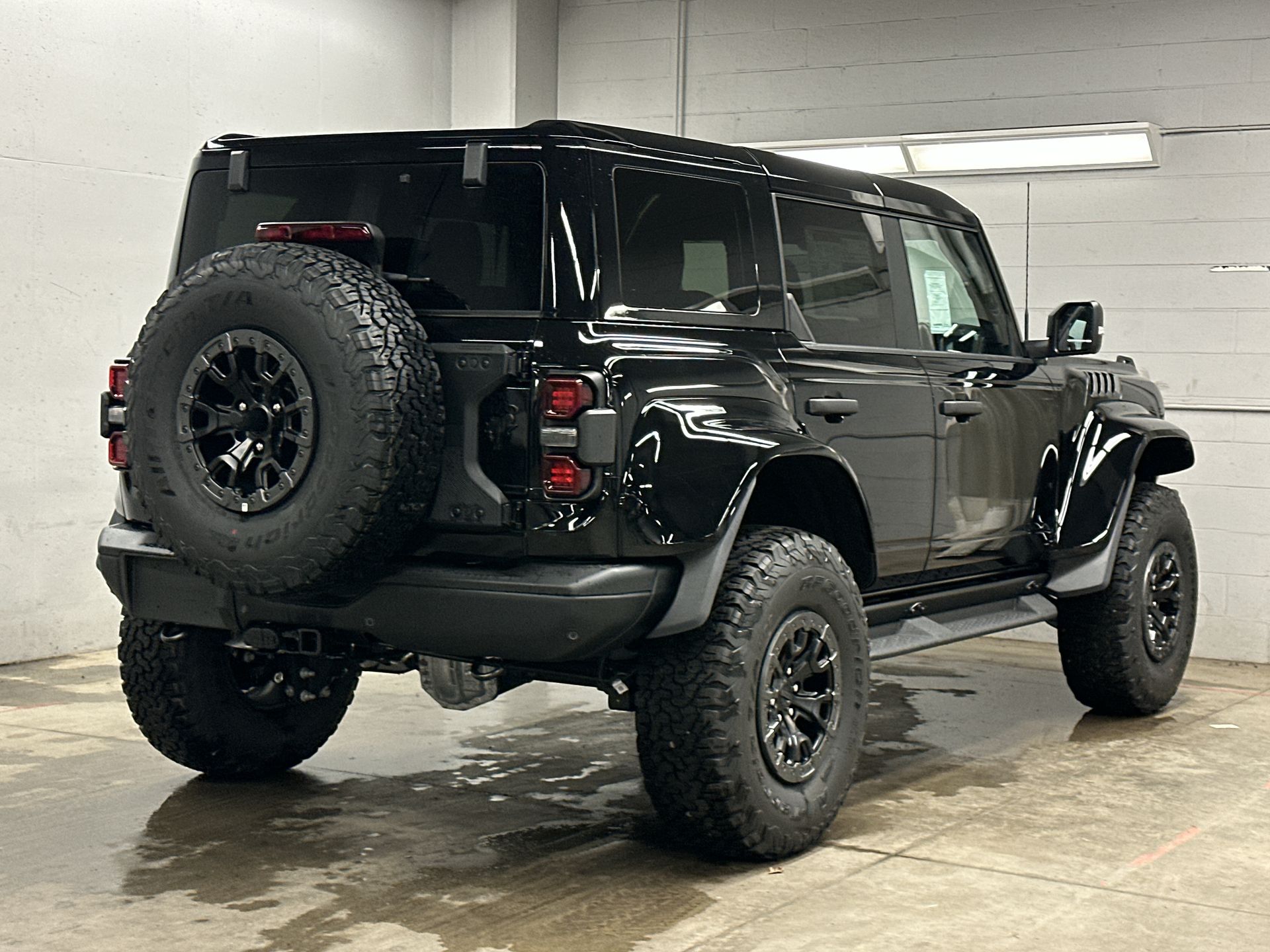 Thumbnail: 2026 Ford Bronco - 32