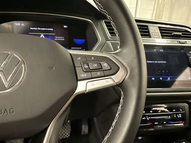 Thumbnail: 2023 Volkswagen Tiguan - 9