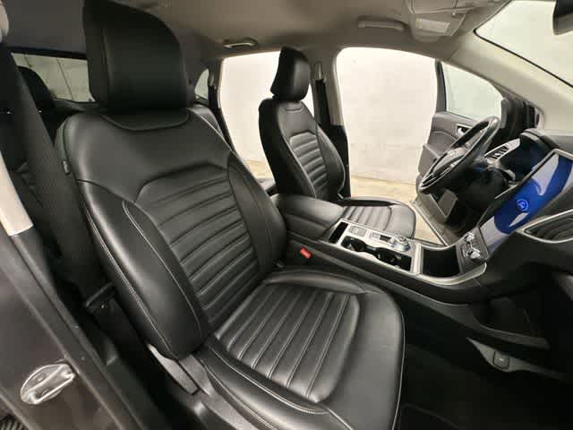 Thumbnail: 2024 Ford Edge - 21