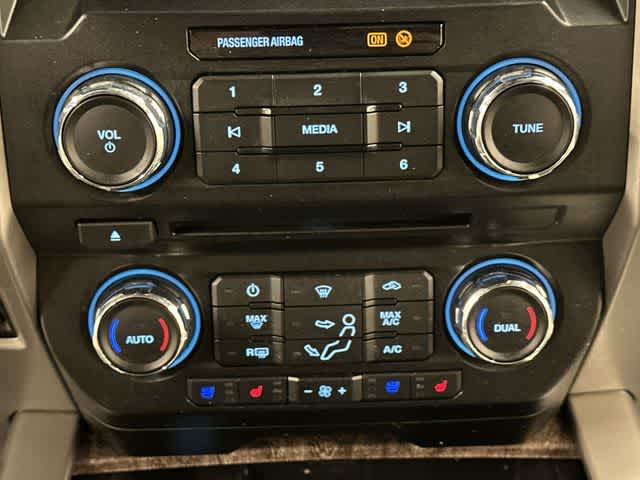 Thumbnail: 2018 Ford Econoline - 15