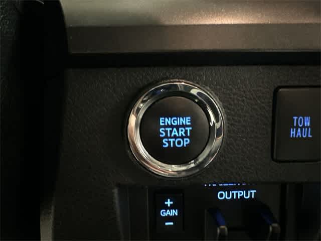 Thumbnail: 2020 Toyota Tundra - 10