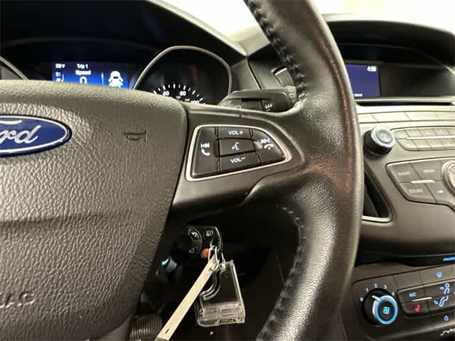 Thumbnail: 2016 Ford Focus - 9
