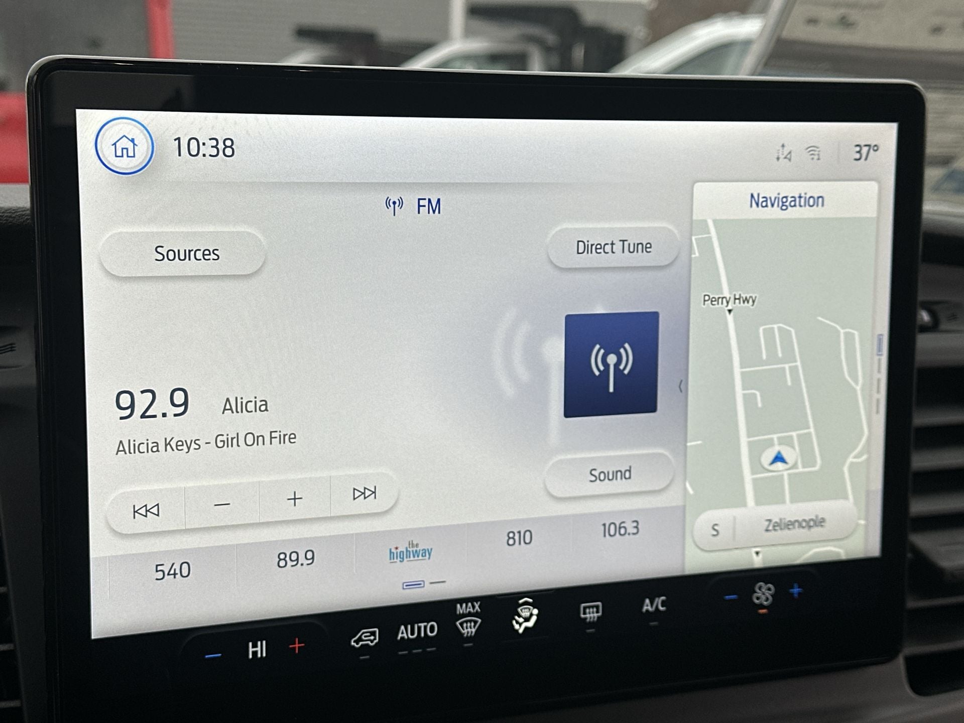 Thumbnail: 2026 Ford Transit Series - 11