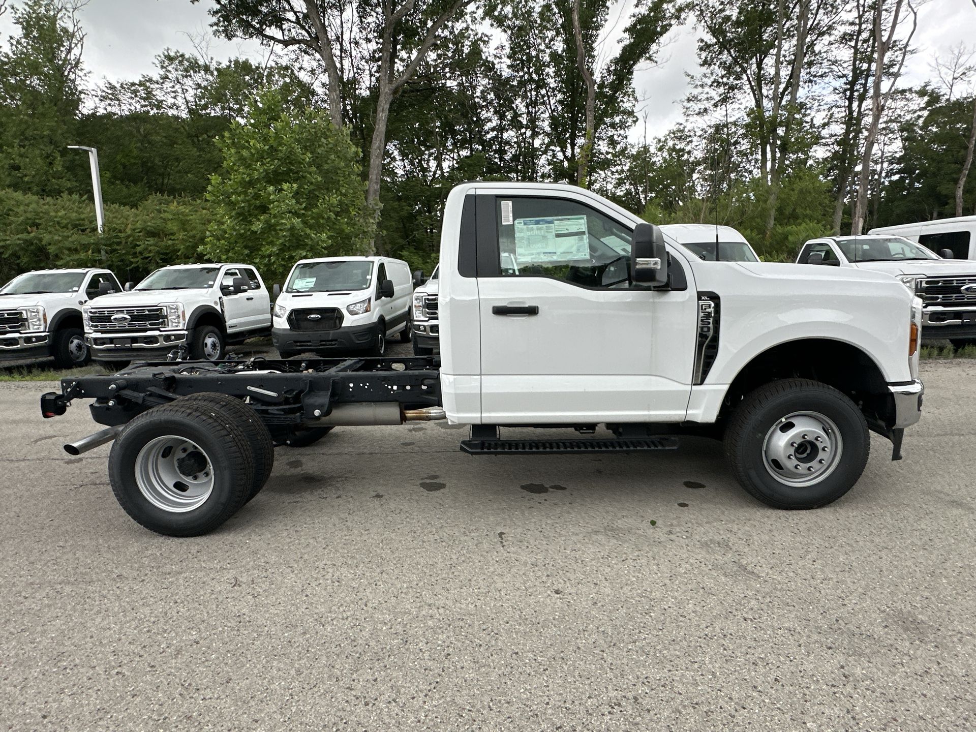 2025 Ford F-350 XL photo 3