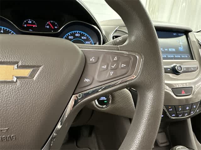 Thumbnail: 2018 Chevrolet Cruze - 9