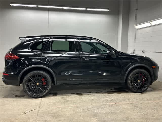 Thumbnail: 2017 Porsche Cayenne - 3
