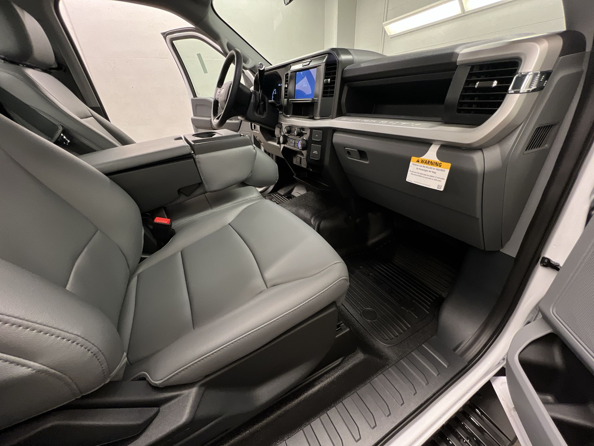 Thumbnail: 2025 Ford  - 16