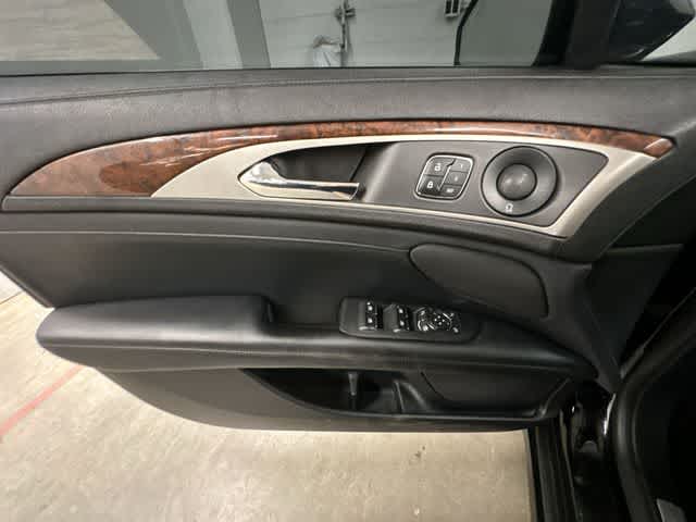 Thumbnail: 2020 Lincoln MKZ - 19
