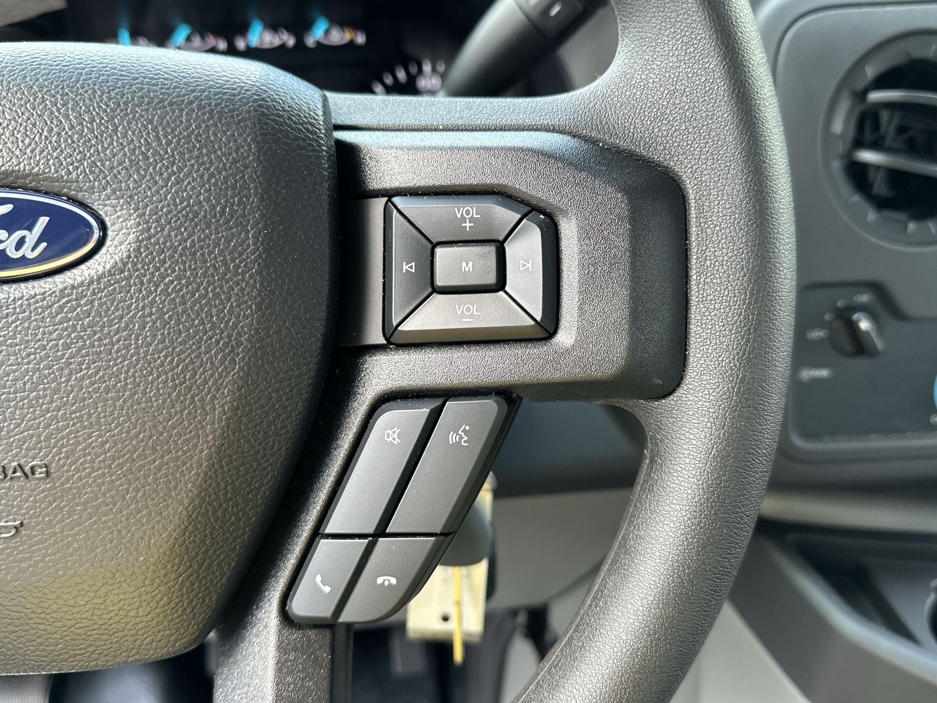 Thumbnail: 2025 Ford Econoline - 9