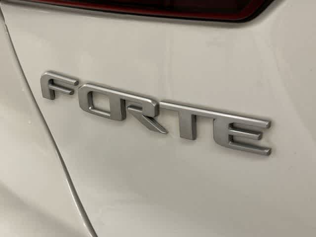 Thumbnail: 2022 Kia Forte - 25