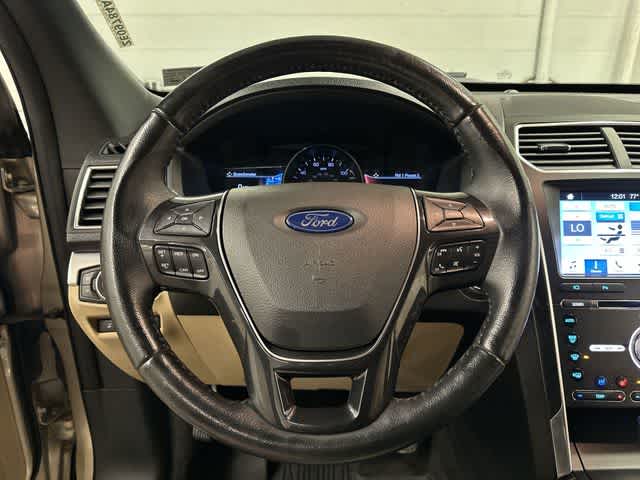 Thumbnail: 2017 Ford Explorer - 7