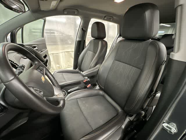 Thumbnail: 2019 Chevrolet Trax - 16
