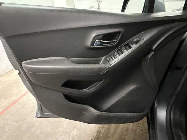 Thumbnail: 2019 Chevrolet Trax - 15