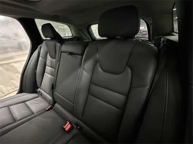 Thumbnail: 2025 Volvo S60 - 19