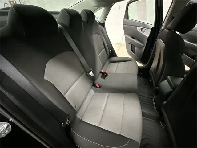 Thumbnail: 2022 Kia Forte - 21